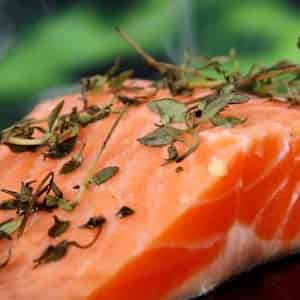 Mangiare salmone fa bene? proprietà e benefici: ecco cosa occorre sapere 